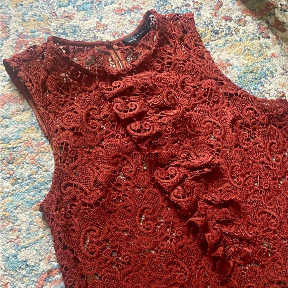 Sleeveless Crochet Top - Picture 3 of 4